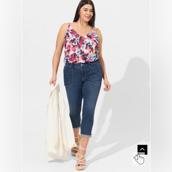 Torrid Georgette V Neck Cami, Light Box Floral, Size 2 (18-20), NWT - Picture 3 of 3